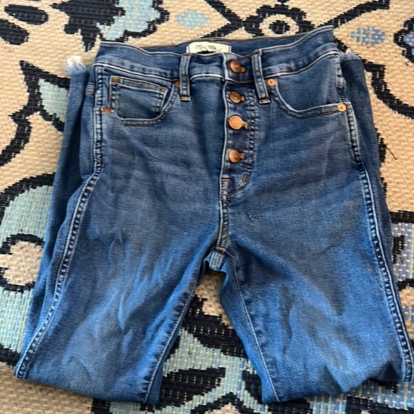 Madewell 10" High-Rise Skinny Jeans in Mackey Wash: Button-Front Edition - Picture 6 of 9